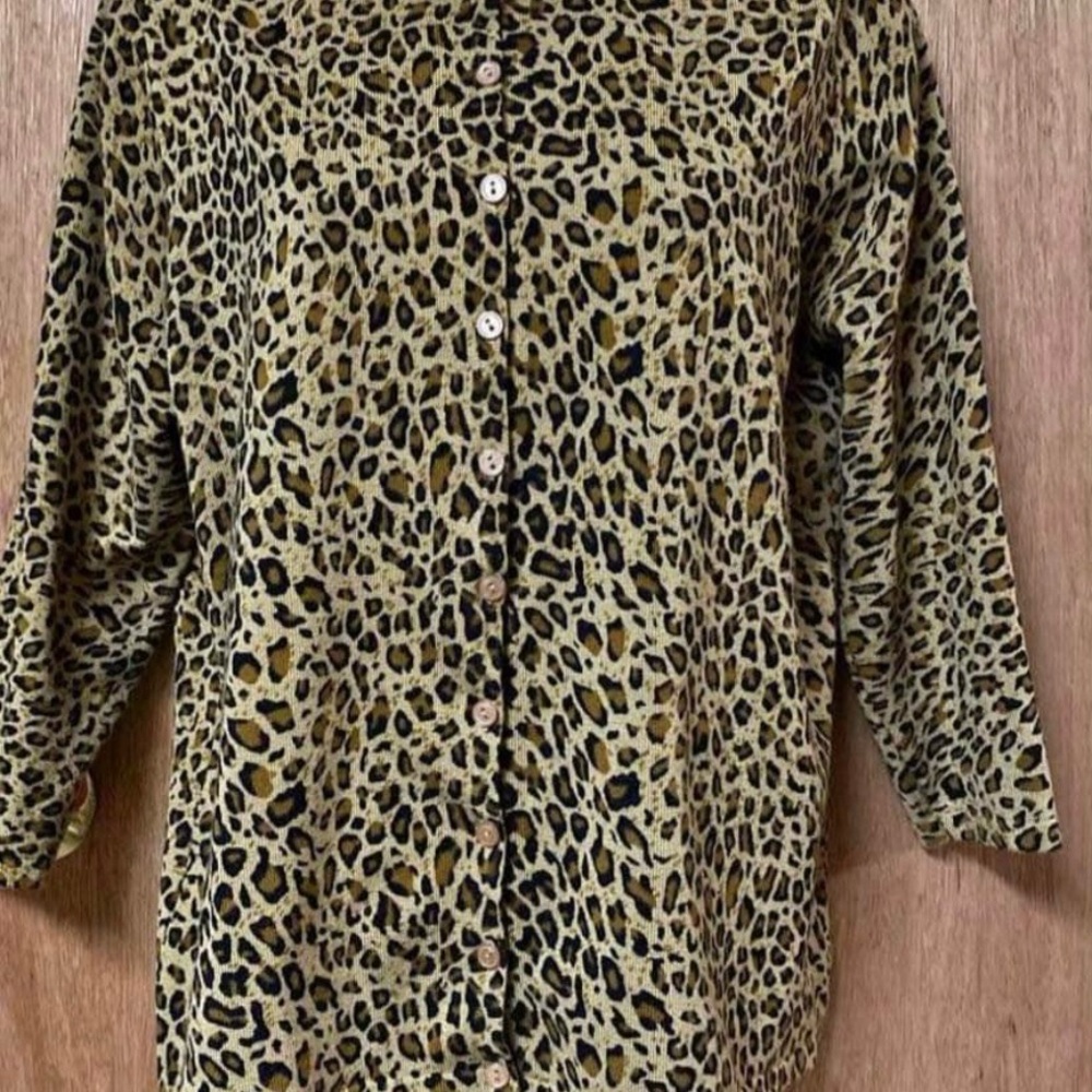 White Stag Leopard Print Sweater - Black and Tan